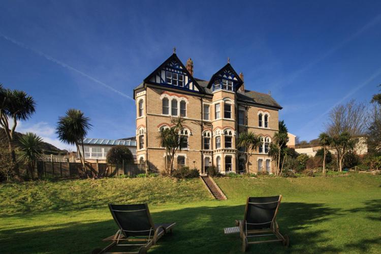 Westwell Hall Guest Accommodation, Bed & Breakfast, Luxury Rooms 일프러컴 외부 사진
