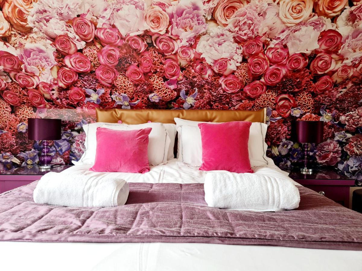 Westwell Hall Guest Accommodation, Bed & Breakfast, Luxury Rooms 일프러컴 외부 사진