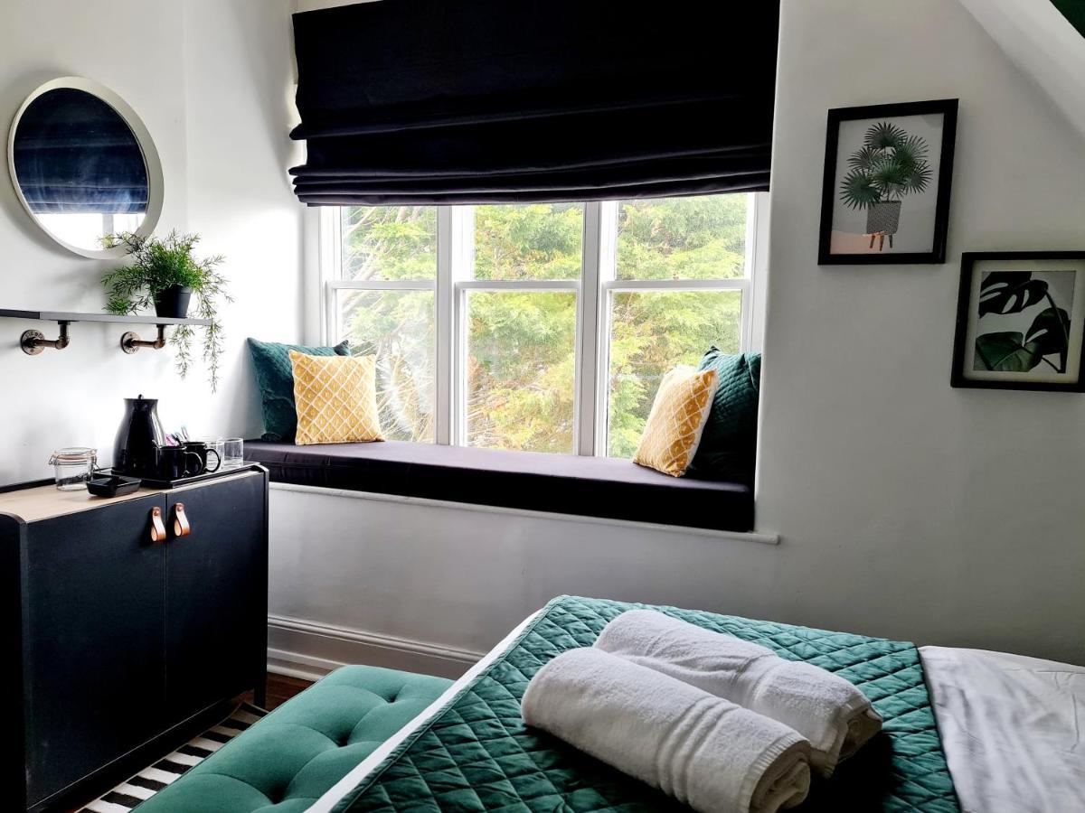 Westwell Hall Guest Accommodation, Bed & Breakfast, Luxury Rooms 일프러컴 외부 사진