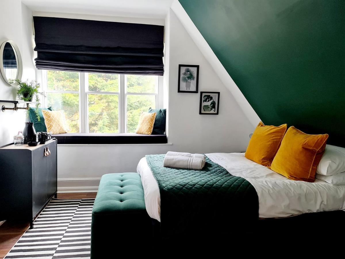 Westwell Hall Guest Accommodation, Bed & Breakfast, Luxury Rooms 일프러컴 외부 사진